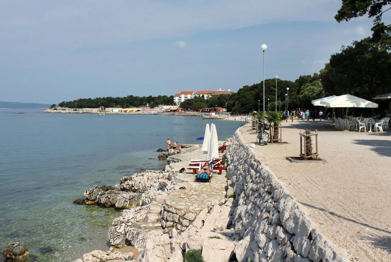Apartments With A Parking Space Novi Vinodolski - 11702 Хорватия